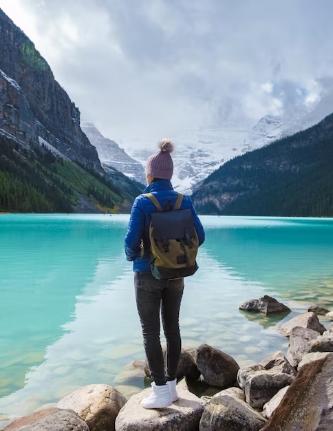 lake-louise-banff-national-park-lake-canadian-rocky-mountains_677754-3569